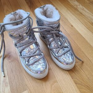 Inuikii Metallic Silver Quilted Boots